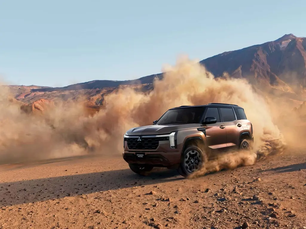 Pajero_2nd_image.webp
