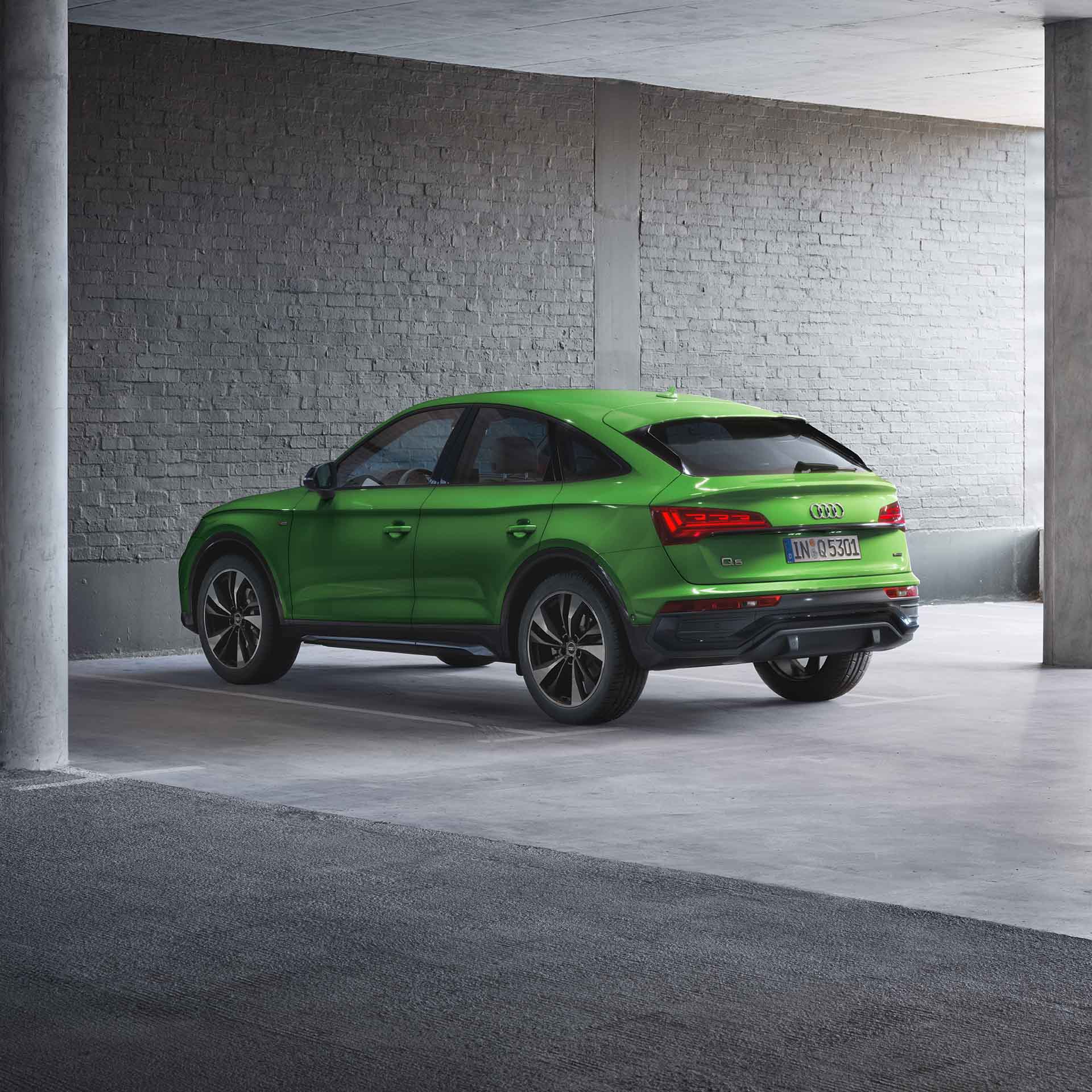 Vehicle gallery image 9