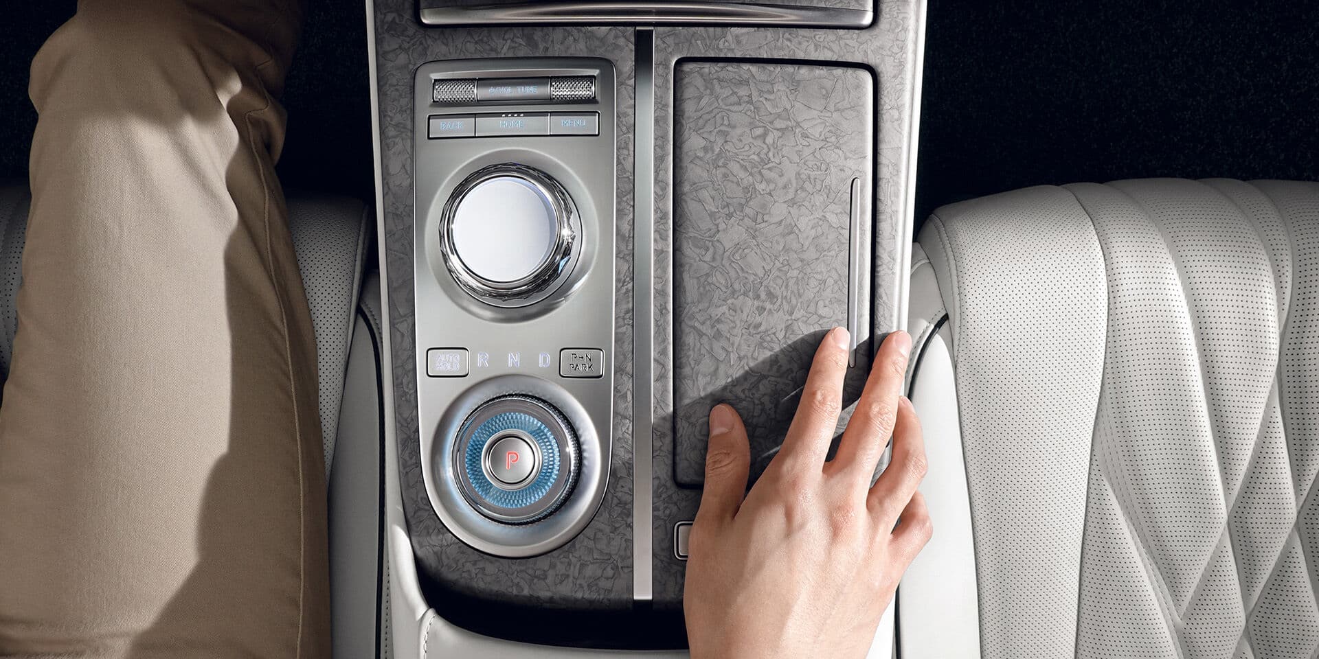 Vehicle gallery image 10
