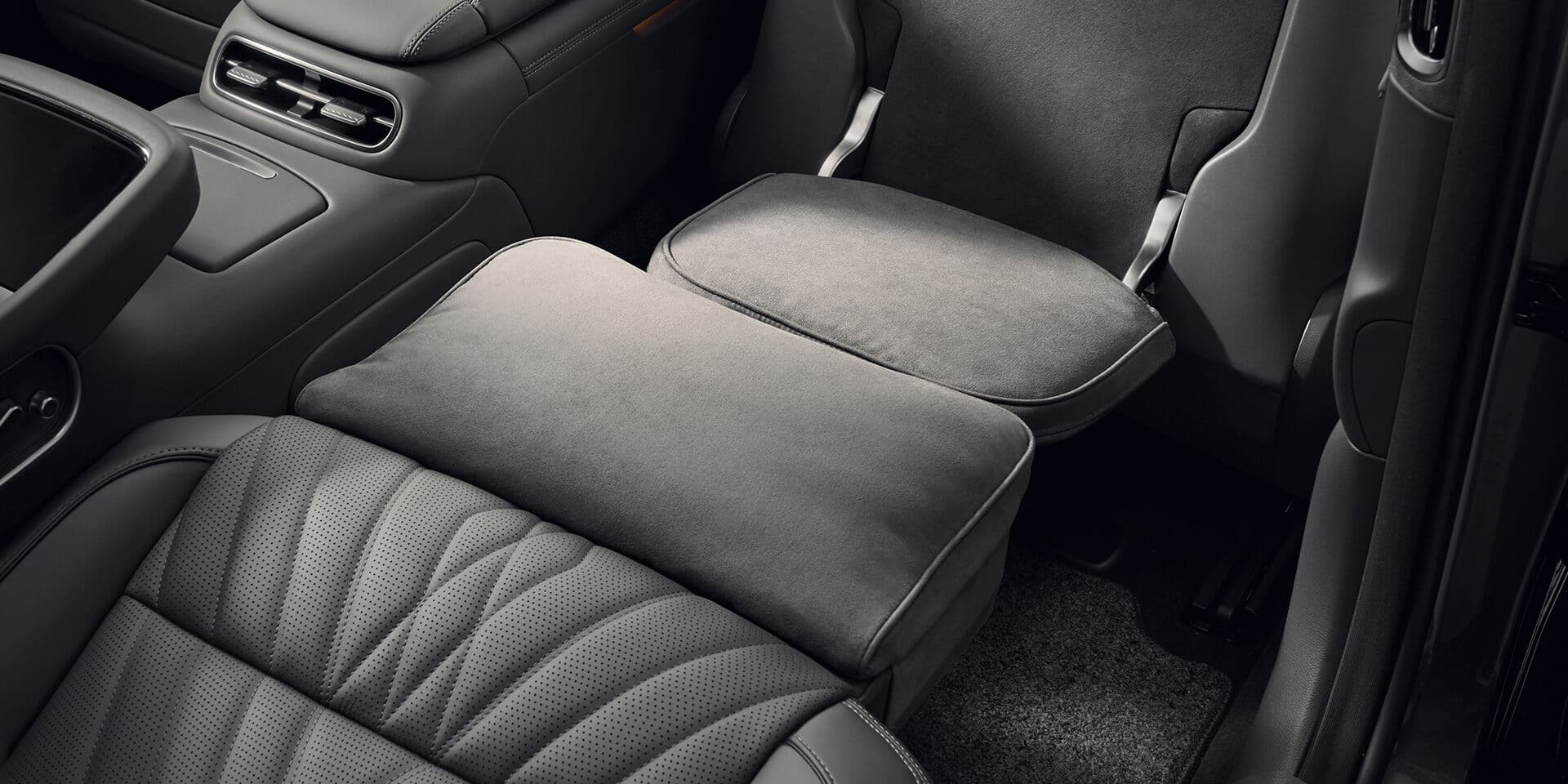 Vehicle gallery image 11