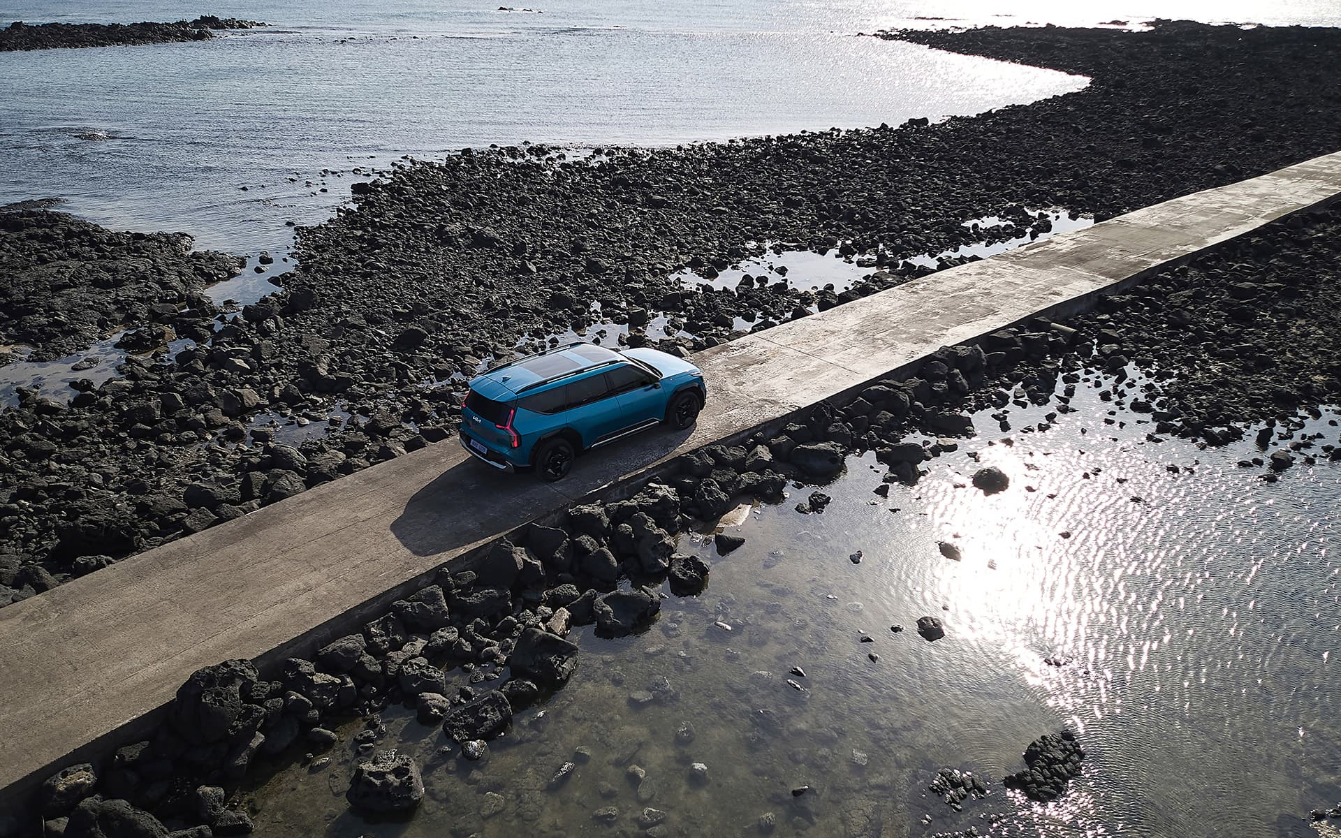 Vehicle gallery image 2
