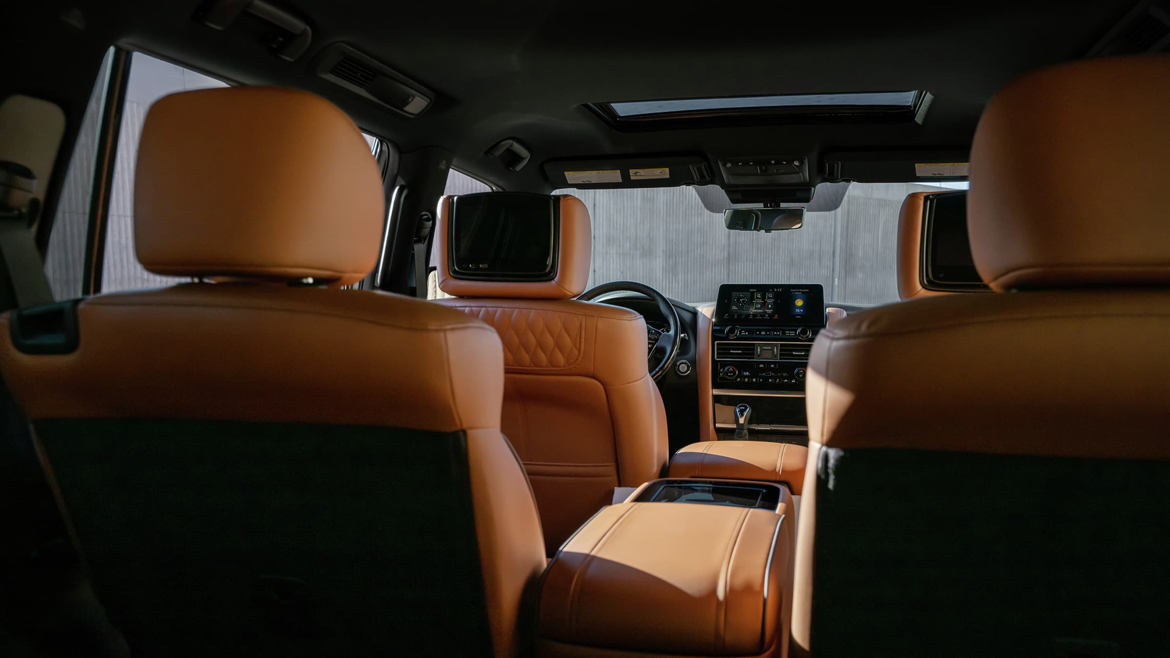Vehicle gallery image 16