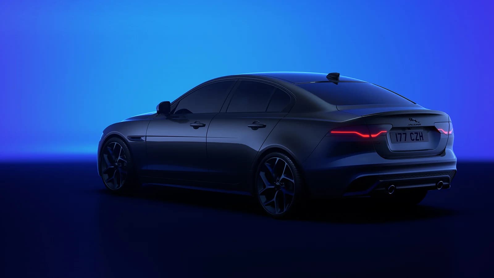 2025 Jaguar XE R-Dynamic Black — photo 5