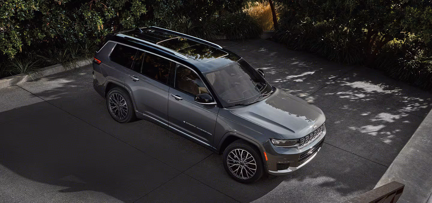 2025 Jeep Grand Cherokee L 5.7L Summit Reserve — photo 3