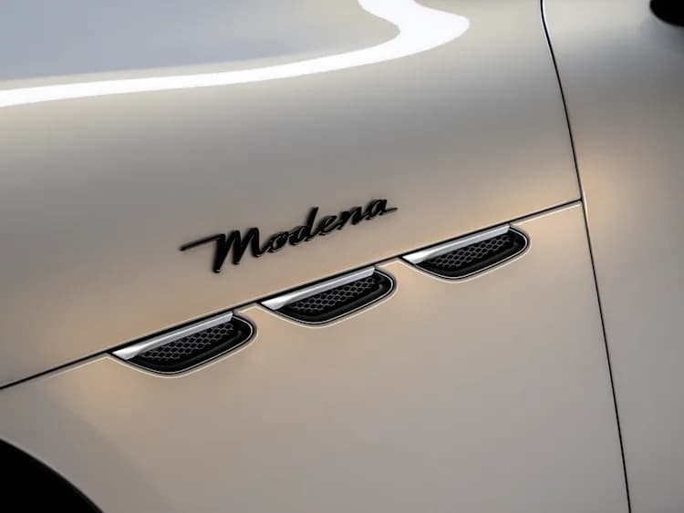 Vehicle gallery image 10