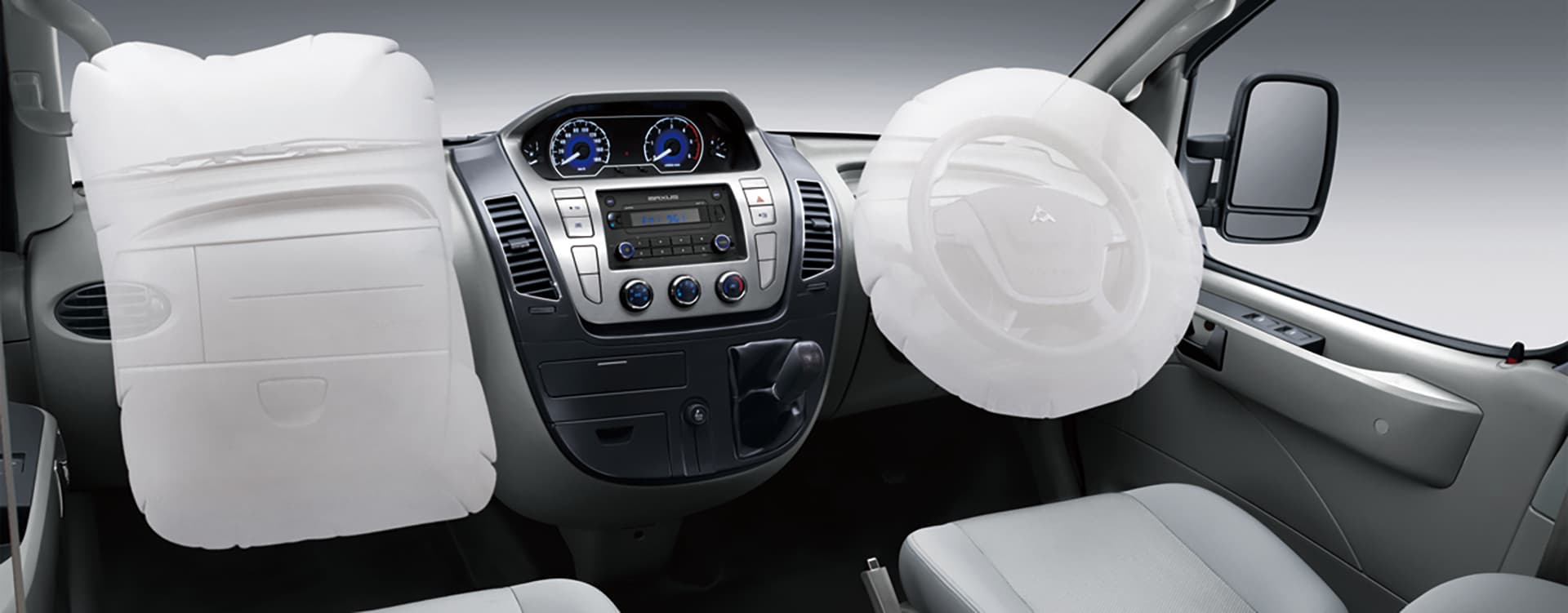 2024 Maxus V80 2.5L Passenger Van (M/T) — photo 7