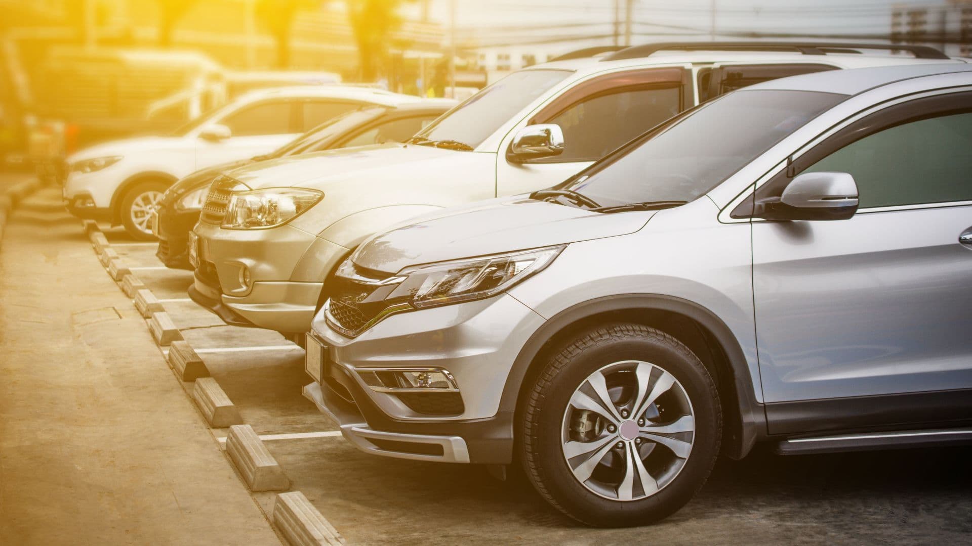 The Ultimate Car Guide To Buying A Car In The UAE | Tips For Expats | Buy A Car In Dubai — cover image