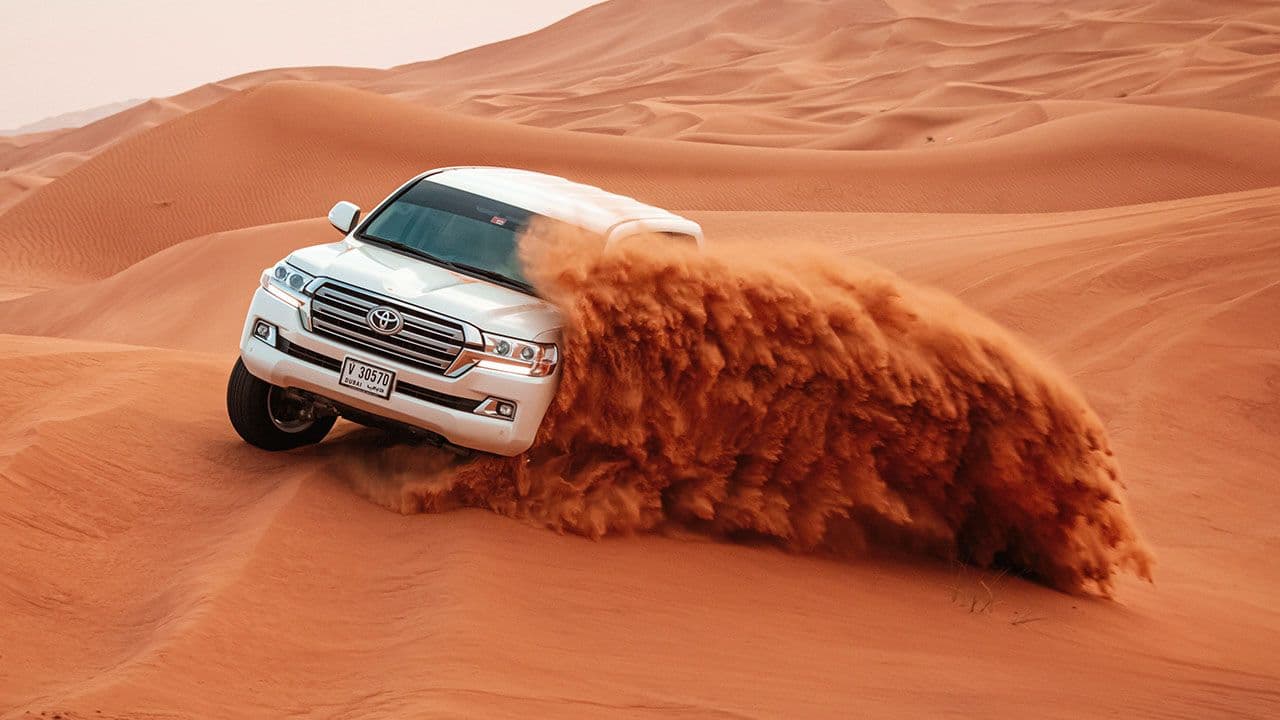 How To File A Car Insurance Claim In The UAE? Detailed Motor Insurance Claim Process? — cover image