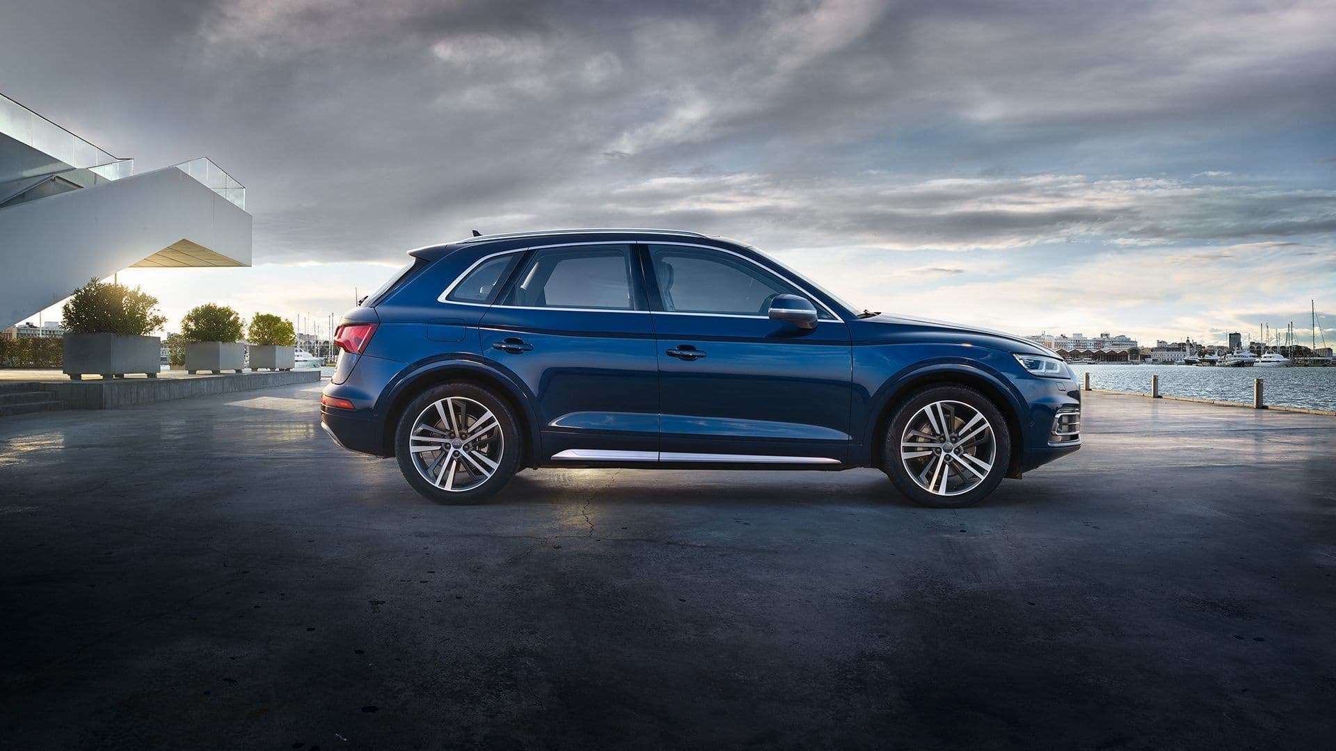 Vehicle gallery image 10