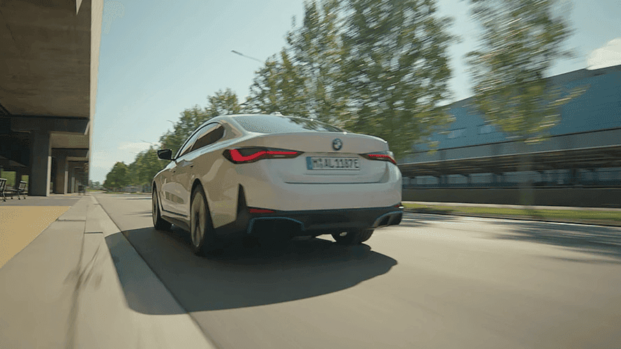 2022 BMW i4 eDrive40 — photo 10