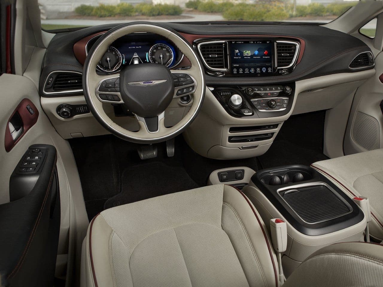 2022 Chrysler Pacifica 3.6L V6 Touring L Plus — photo 3