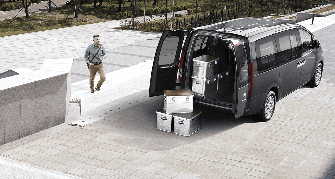 2022 Hyundai Staria 3.5L Van (3 Seater) — photo 16