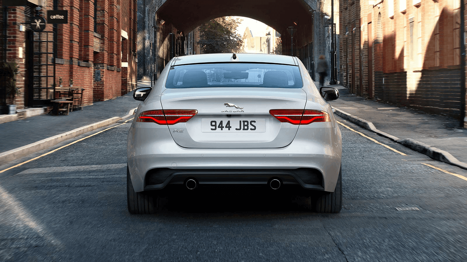 2022 Jaguar XE 2.0T SE (250 PS) — photo 3