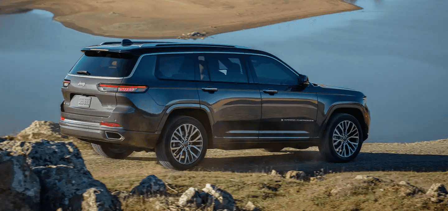 2022 Jeep Grand Cherokee L 3.6L Laredo 4x2 — photo 13