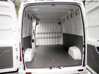2022 Maxus V80 2.5L Passenger Van (M/T) — photo 10