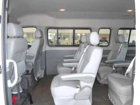 2022 Maxus V80 2.5L Passenger Van (M/T) — photo 12