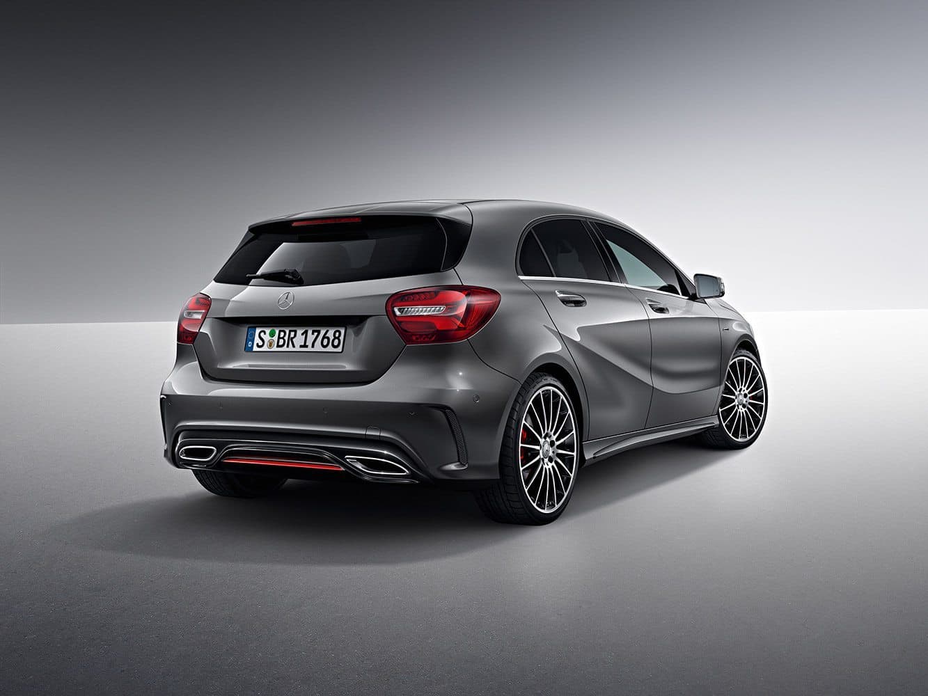 Vehicle gallery image 24