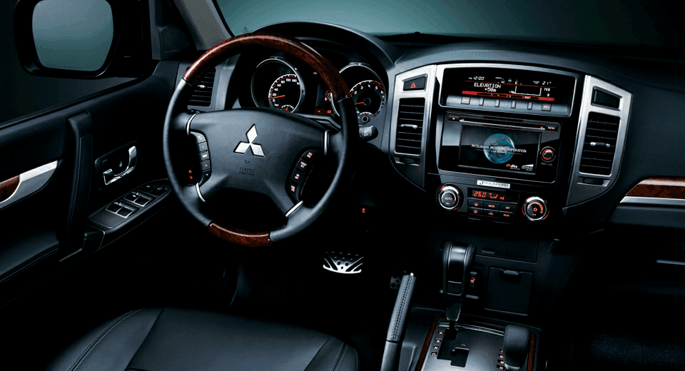 2022 Mitsubishi Pajero 3.8L GLS 3 Door High — photo 13