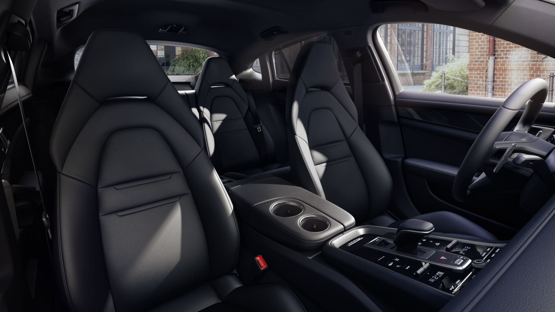 2022 Porsche Panamera Sport Turismo 4 E-Hybrid — photo 3