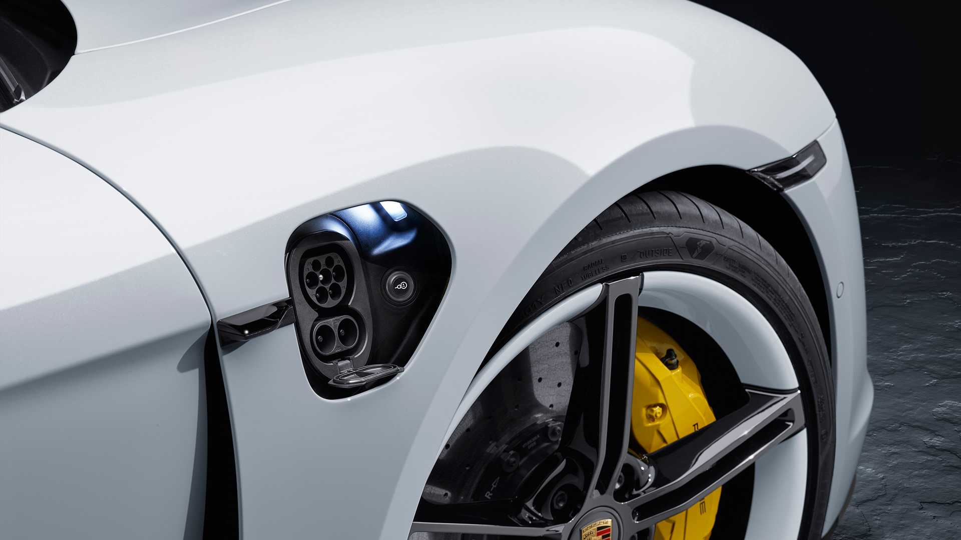 2022 Porsche Taycan Base — photo 10