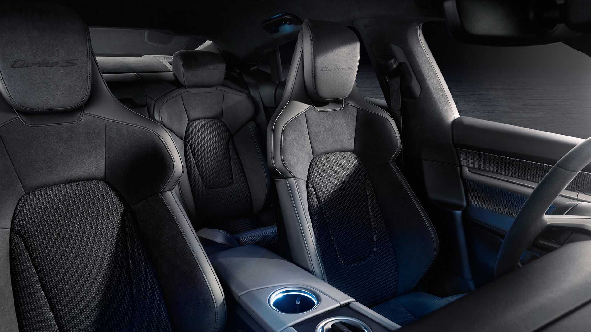 2022 Porsche Taycan Base — photo 19