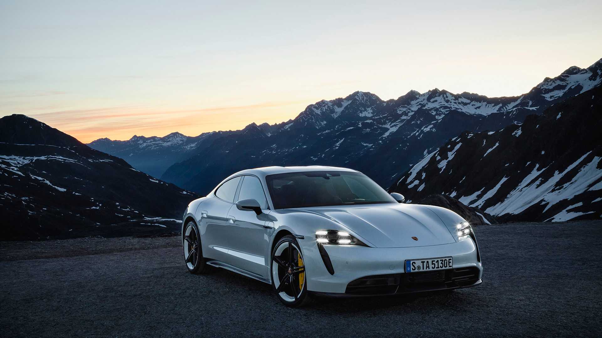2022 Porsche Taycan Base — photo 7