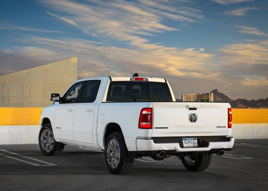 2022 RAM 1500 3.6L Classic ST (Crew Cab) "4x4 — photo 13