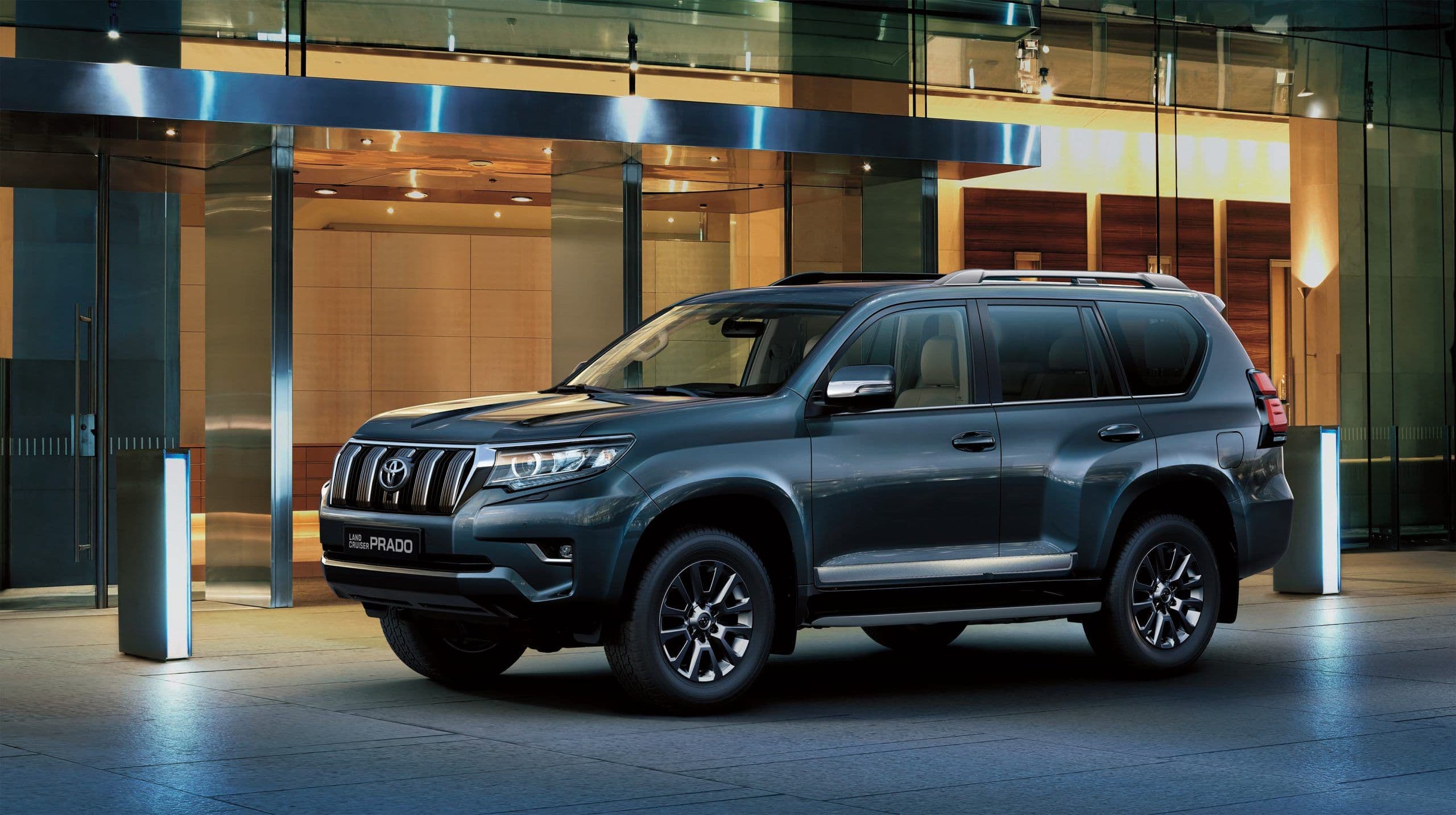 2022 Toyota Land Cruiser Prado (3 Door) 2.7L GXR — photo 2