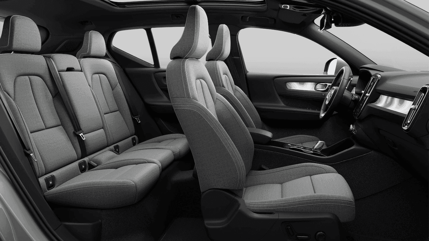 2022 Volvo XC40 2.0T T4 FWD Momentum — photo 5