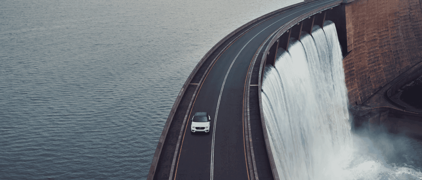 2022 Volvo XC40 2.0T T4 FWD Momentum — photo 8