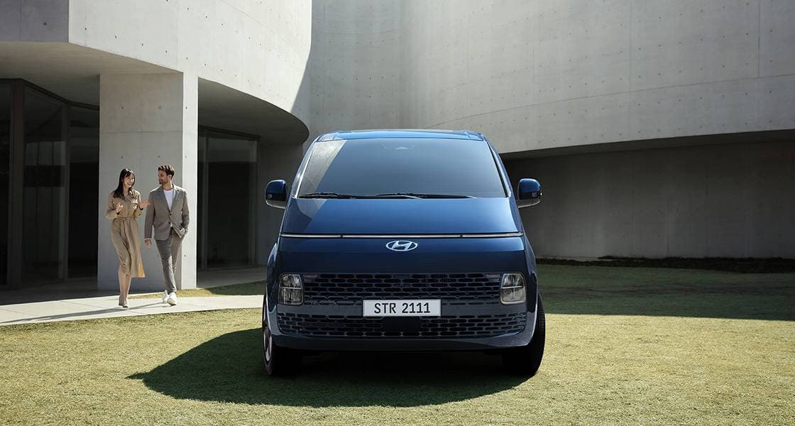 2024 Hyundai Staria 3.5L Luxury (7 Seater) — photo 1