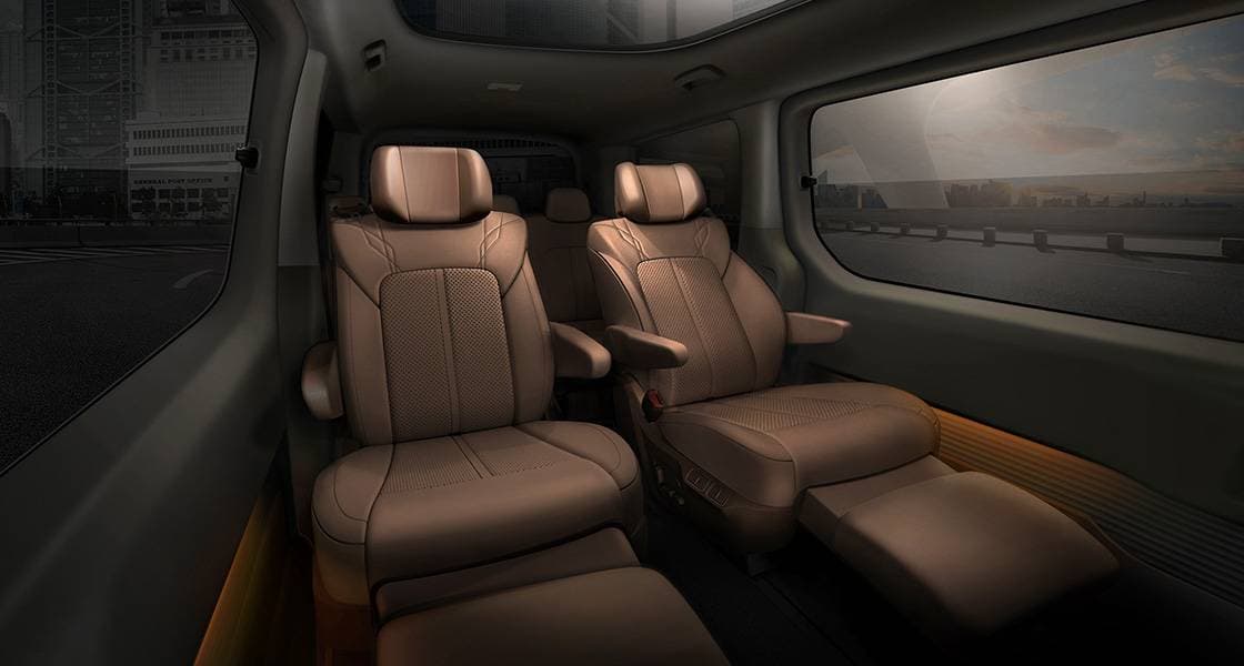 2024 Hyundai Staria 3.5L Luxury (7 Seater) — photo 3