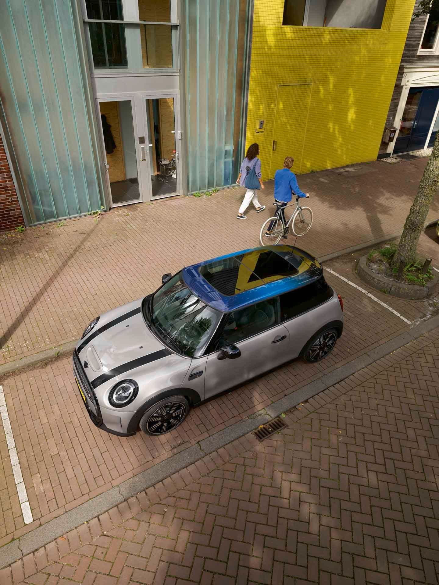 2024 Mini Hatch 3-Door Cooper — photo 7
