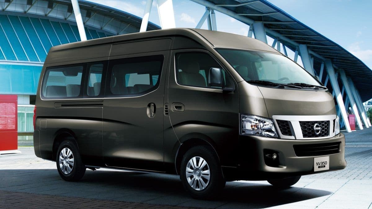 2023 Nissan Urvan MICROBUS 4 DOORS, 13 SEATER M/T, HIGH ROOF — photo 2