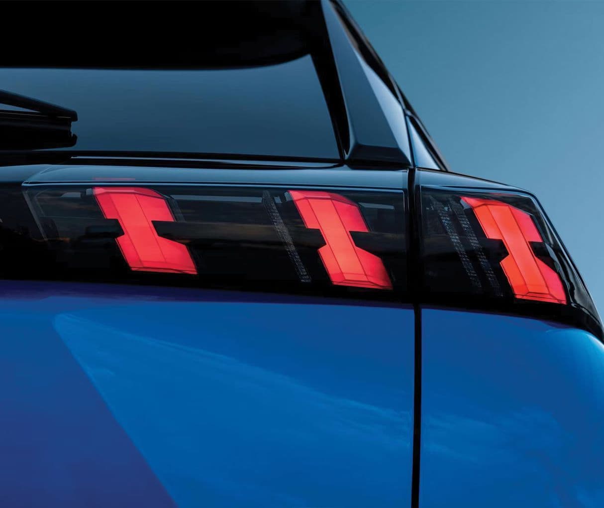 2024 Peugeot 2008 e-2008 — photo 3