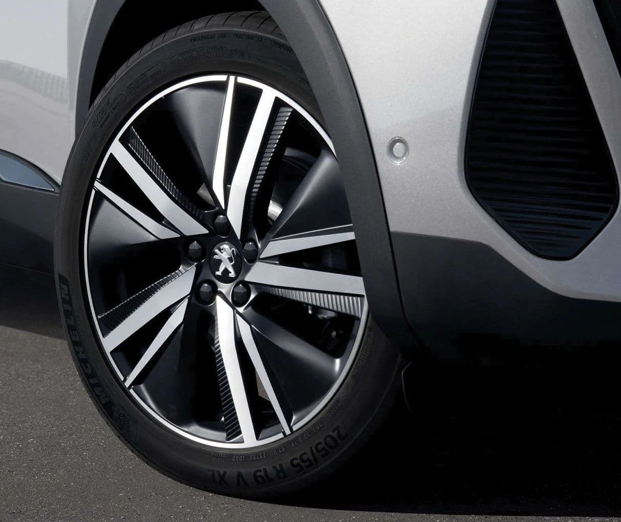 2023 Peugeot 3008 1.6T Hybrid4 (AWD) — photo 9