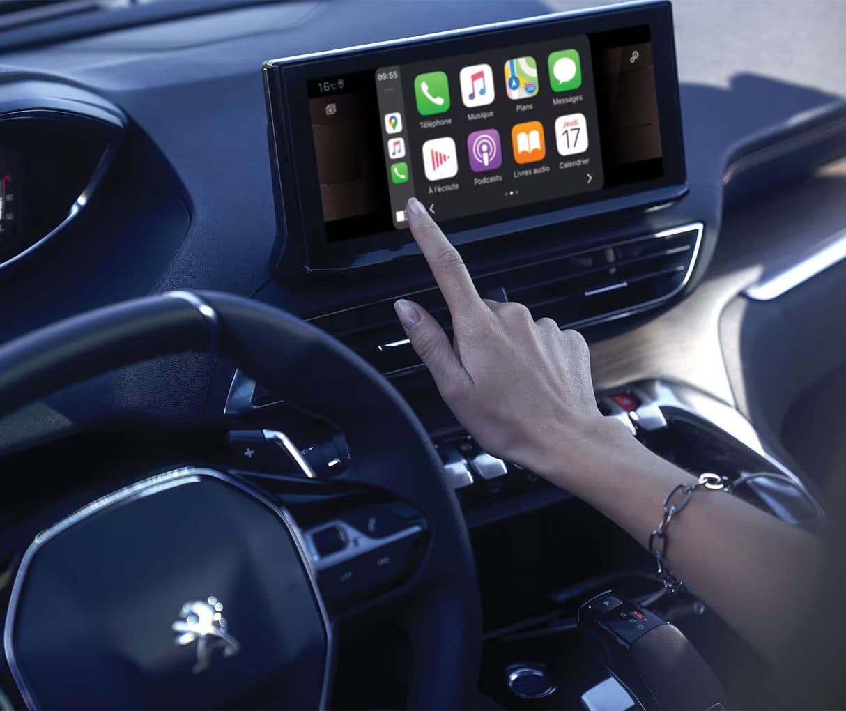 2023 Peugeot 3008 1.6T Hybrid4 (AWD) — photo 10