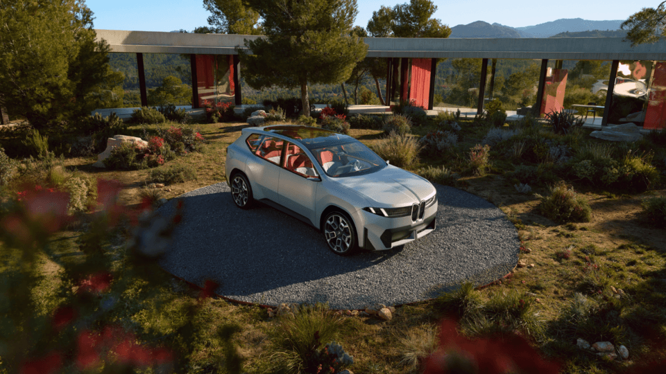 BMW Vision Neue Klasse X SAV First Look With BMW's New Design Language! A Hit Or A Miss?: cover image