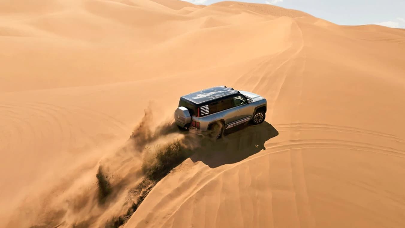 Dune Driving 101: Techniques to Conquer the UAE’s Iconic Sand Dunes — cover image