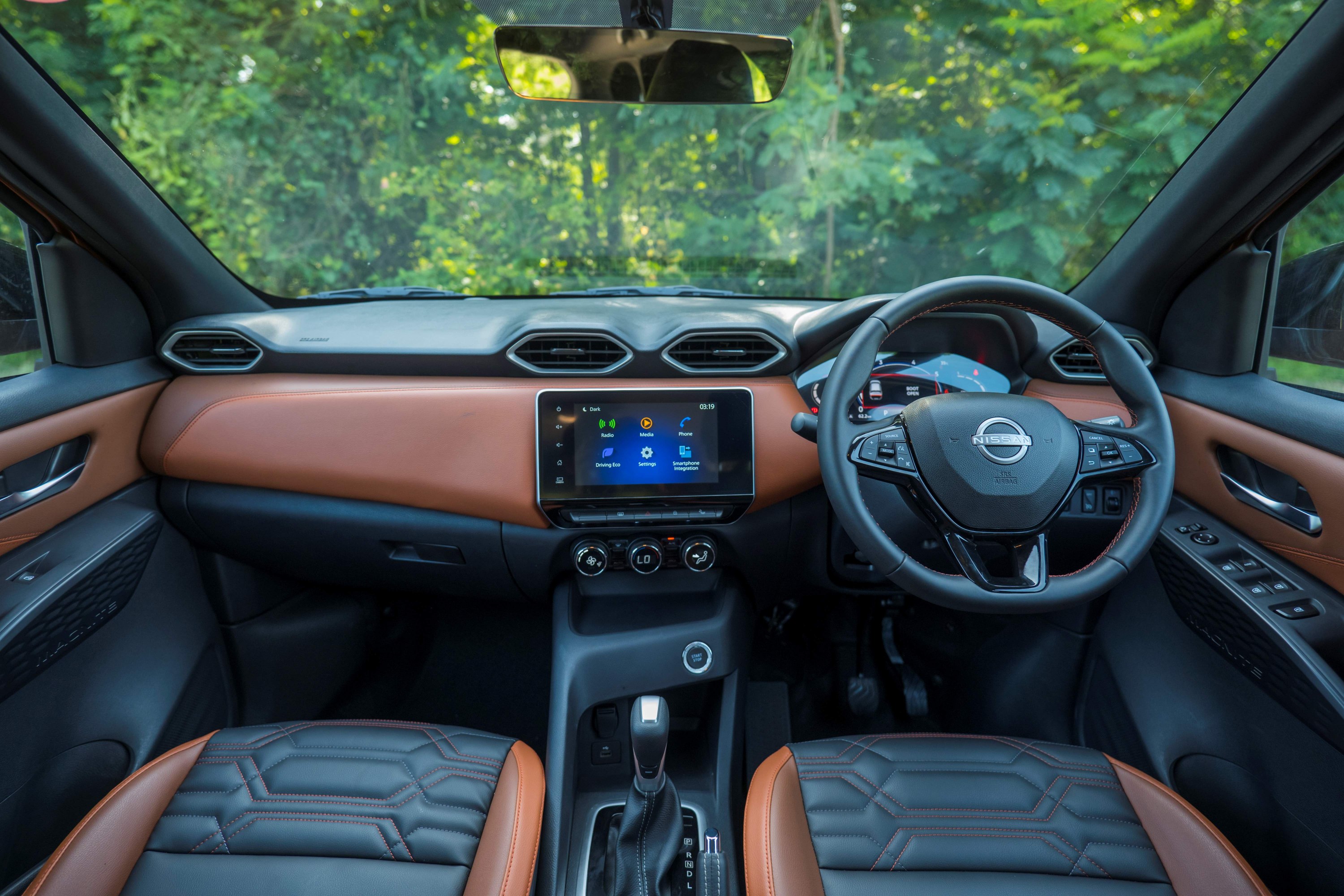 Nissan_Magnite (02).jpg