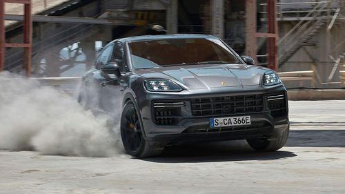 2024 Porsche Cayenne Turbo E-Hybrid Is The Most Powerful Cayenne Ever!