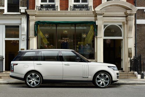 Land Rover Plans Ultra Luxurious SUV To Rival The Bentley Bentayga