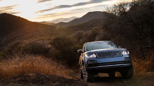 Plug-In Hybrid Range Rover Is Coming To The Gulf Countries