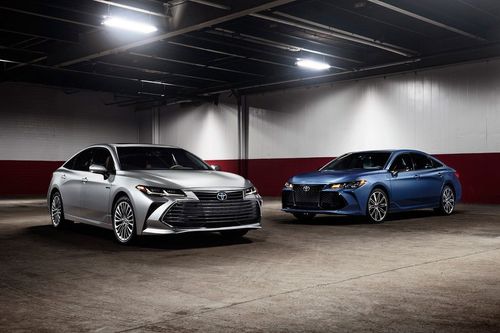 Al-Futtaim Toyota Debuts 2019 Avalon In UAE: No Escaping That Grille