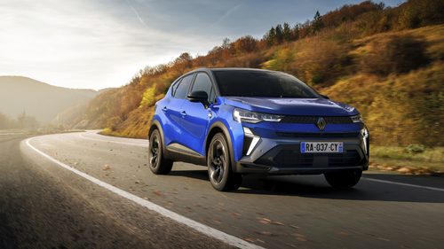 2025 Renault Captur Break Covers With More Tech And Sharper Looks!